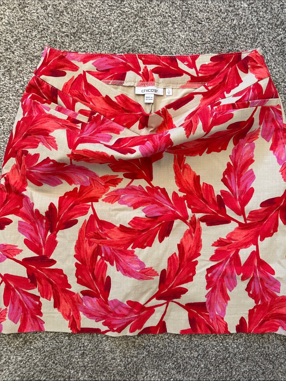 Chico's Red and Pink Leaf-Print Mini Skirt built in short